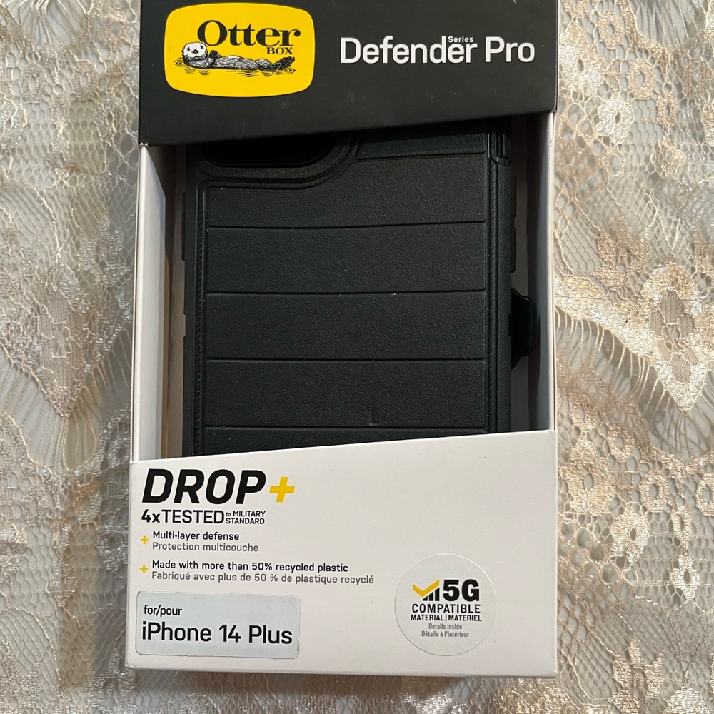 OtterBox Series Black Defender Pro Case for iPhone 14 Plus DROP+